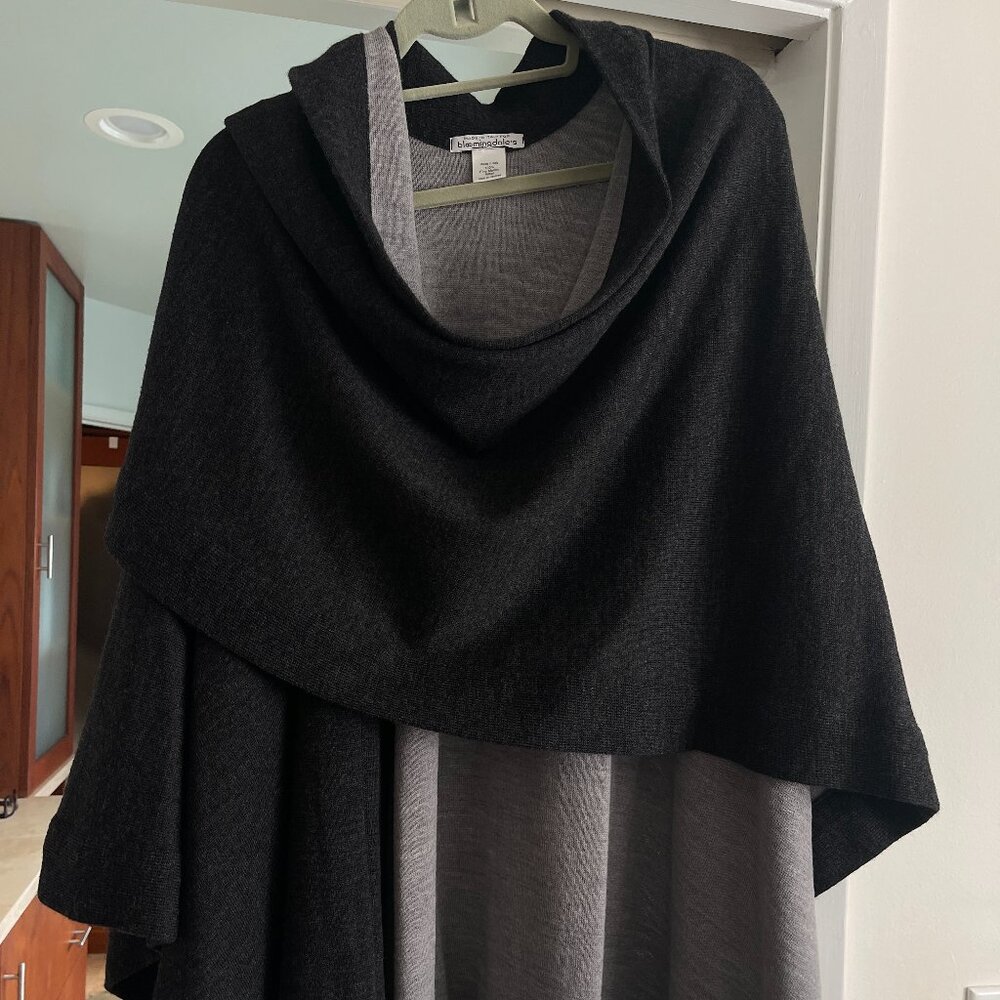 BLOOMINGDALE'S 100% MERINO WOOL WRAP